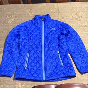 THE NORTH FACE girls jacket in great condition.Blue with lt blue interior lining